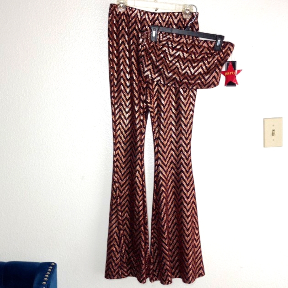 Just polly sz L 2pc bellbottom high waist seqin cropped top set.
